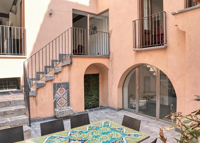 Bordonaro - By Vacation Service تْشيفالو